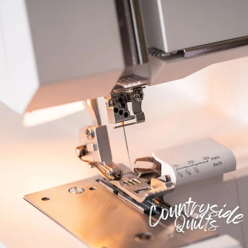HUSQVARNA® VIKING® HUSKYLOCK™ S21 Overlock Machine